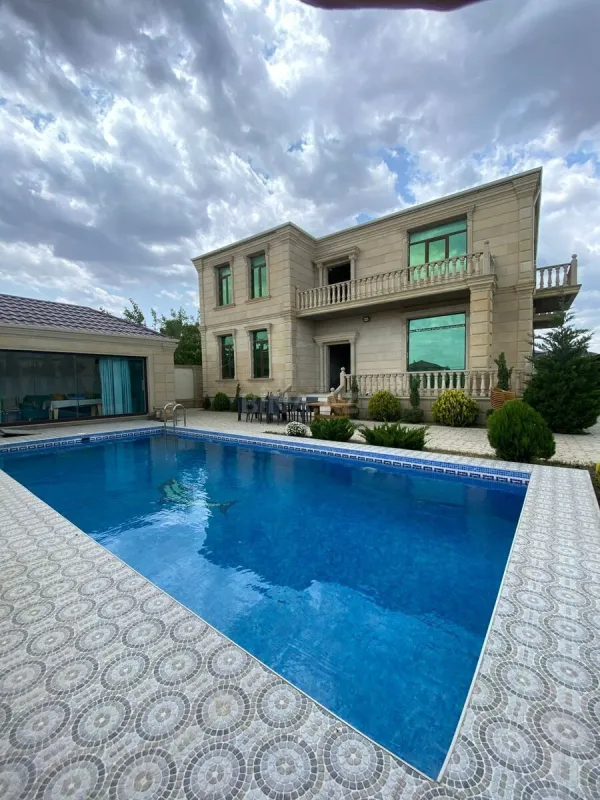 Satılır 6 otaqlı həyət evi 400 m²
