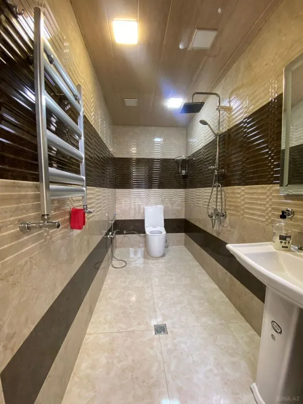 Satılır 6 otaqlı həyət evi 400 m²