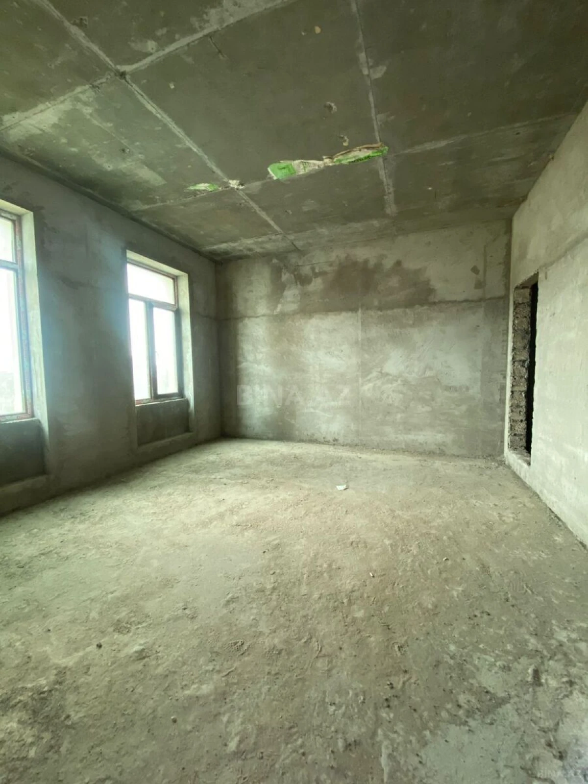 Satılır 6 otaqlı həyət evi 400 m²