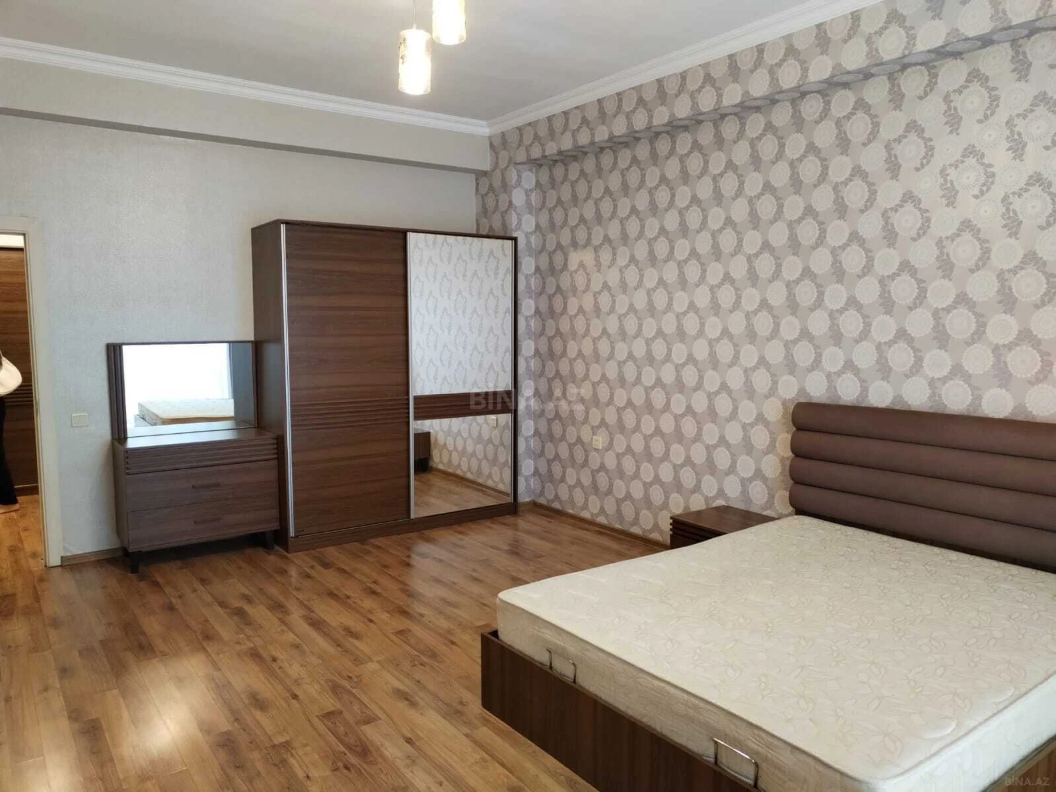 Kirayə verilir 3 otaqlı mənzil 120 m²