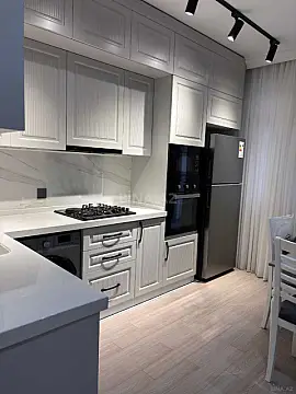 Kirayə verilir 2 otaqlı mənzil 100 m²