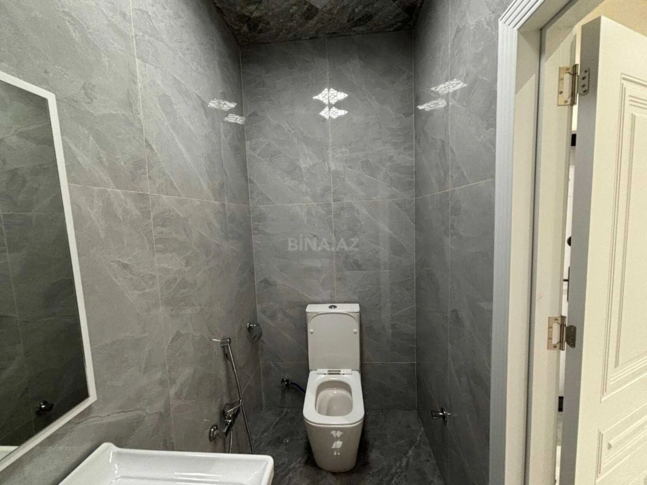 Kirayə verilir 2 otaqlı mənzil 100 m²