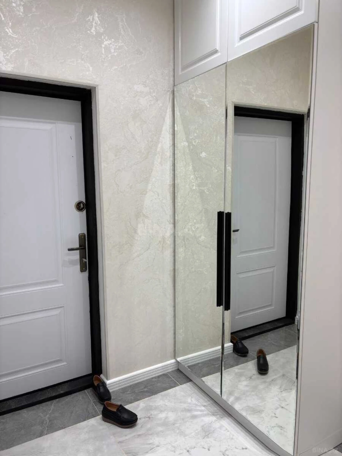 Kirayə verilir 2 otaqlı mənzil 100 m²