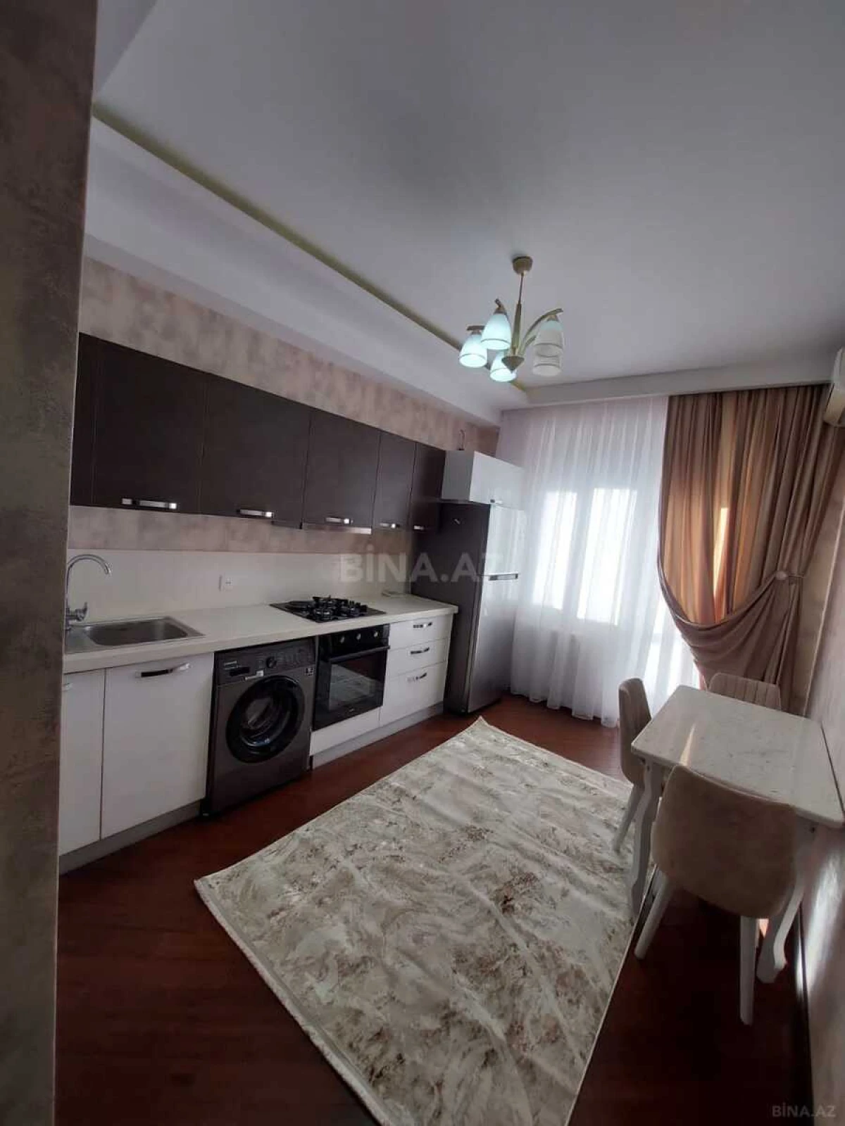 Kirayə verilir 2 otaqlı mənzil 83 m²