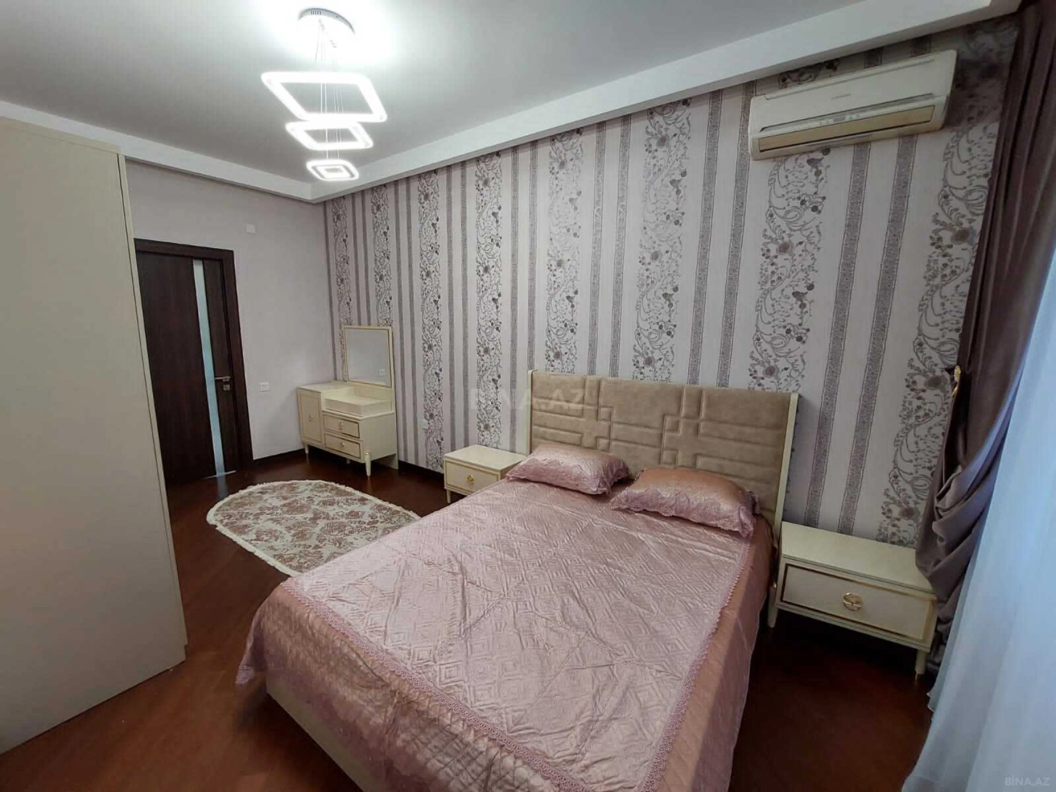 Kirayə verilir 2 otaqlı mənzil 83 m²