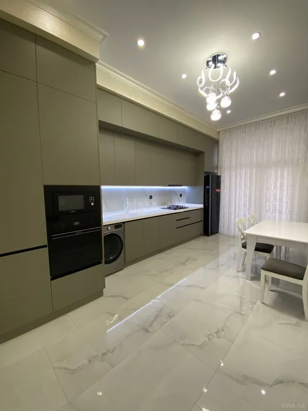 Kirayə verilir 3 otaqlı mənzil 120 m²