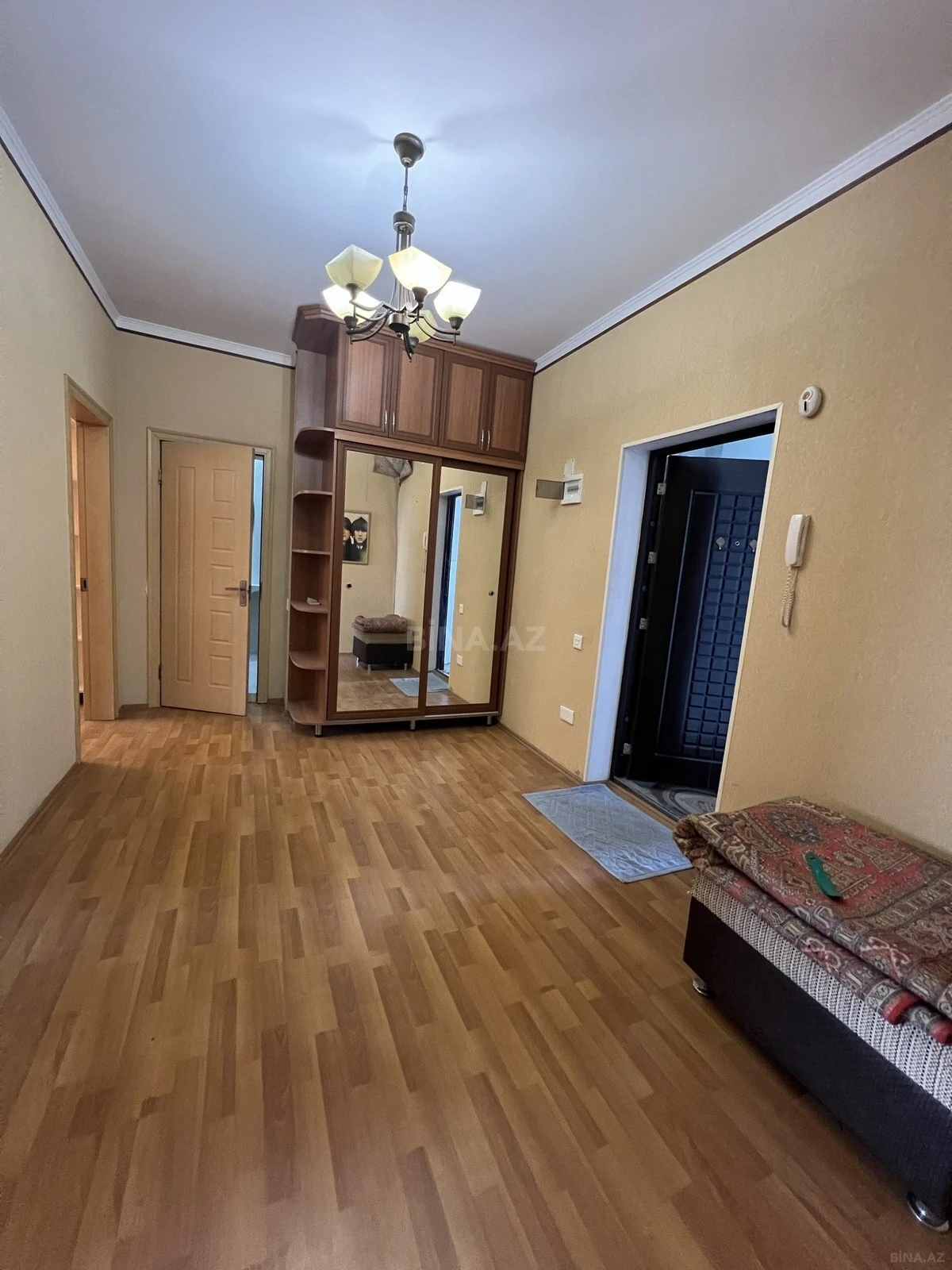 Satılır 3 otaqlı mənzil 120 m²