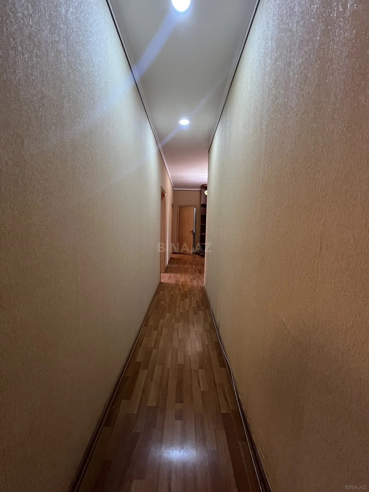 Satılır 3 otaqlı mənzil 120 m²