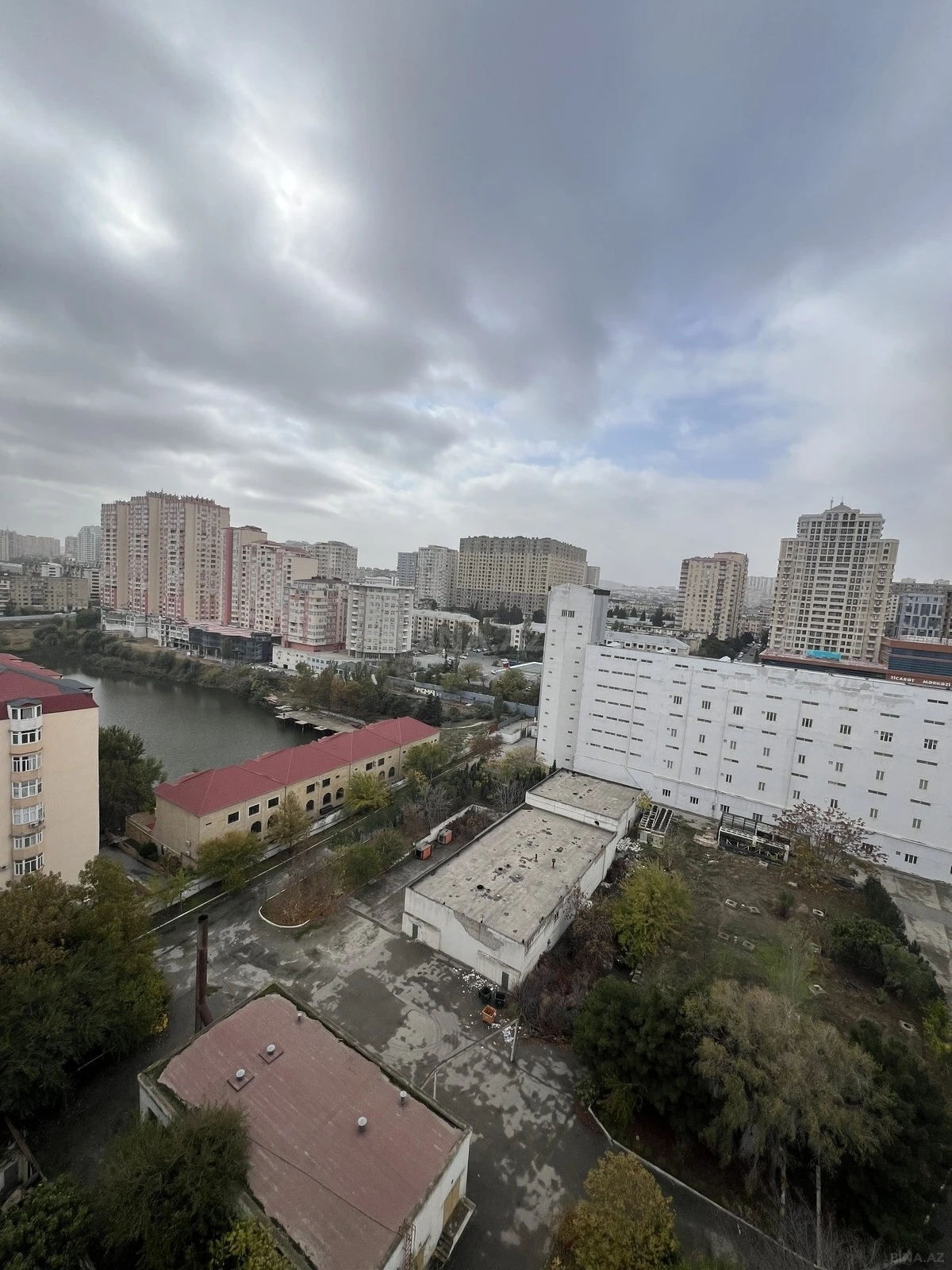 Satılır 3 otaqlı mənzil 120 m²