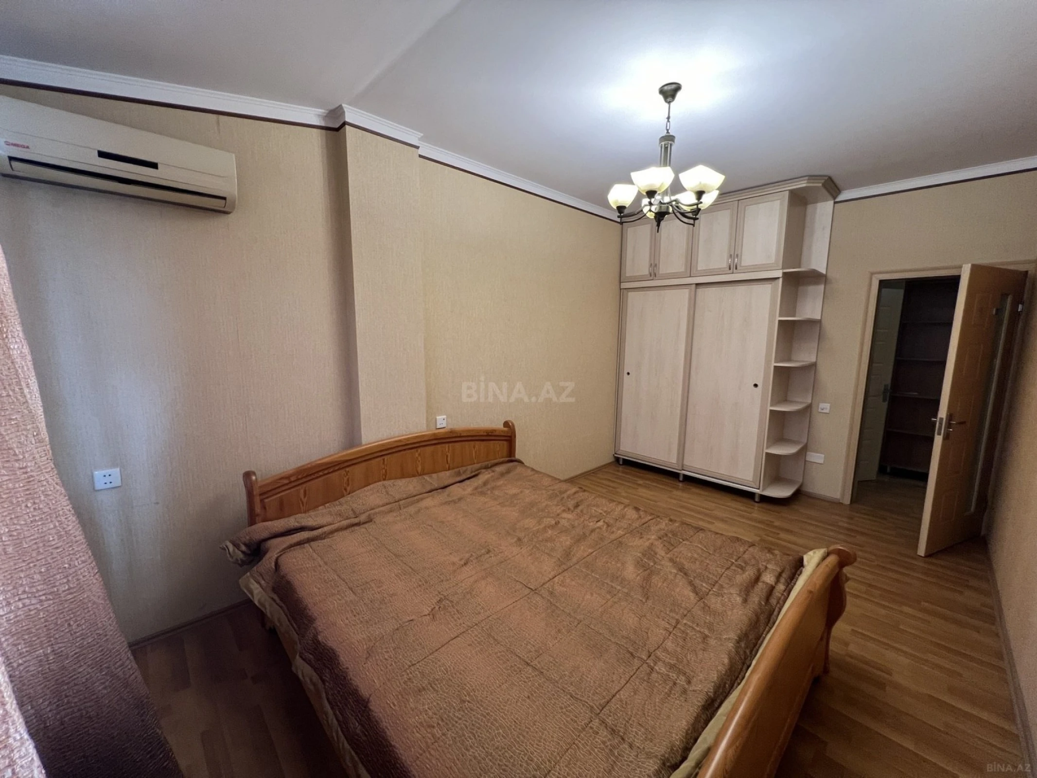 Satılır 3 otaqlı mənzil 120 m²