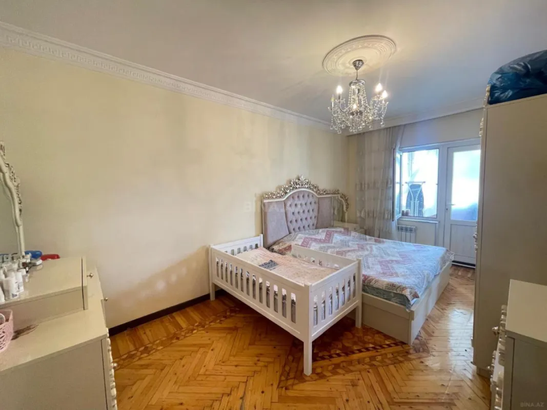 Satılır 2 otaqlı mənzil 65 m²