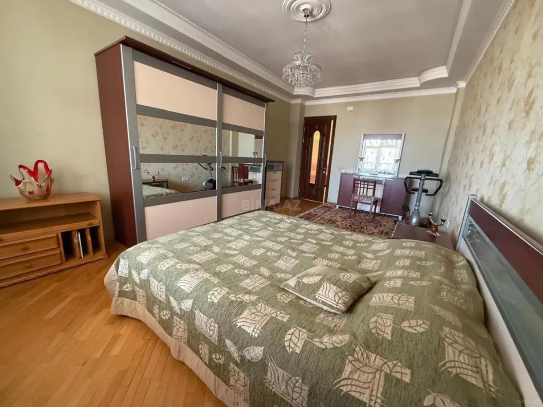 Kirayə verilir 4 otaqlı mənzil 200 m²