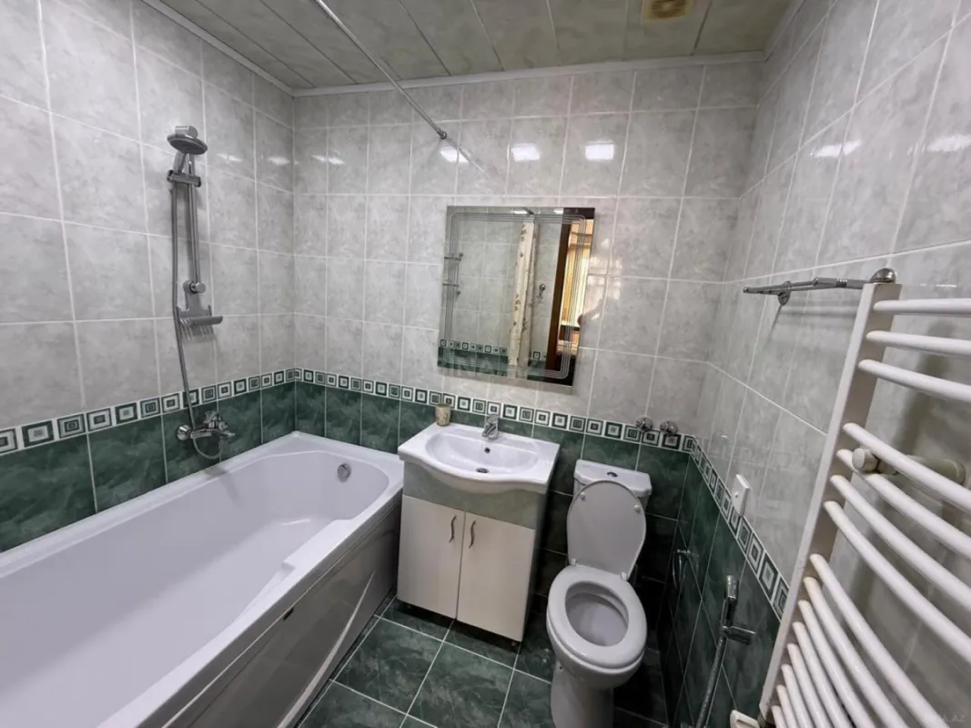 Kirayə verilir 4 otaqlı mənzil 200 m²