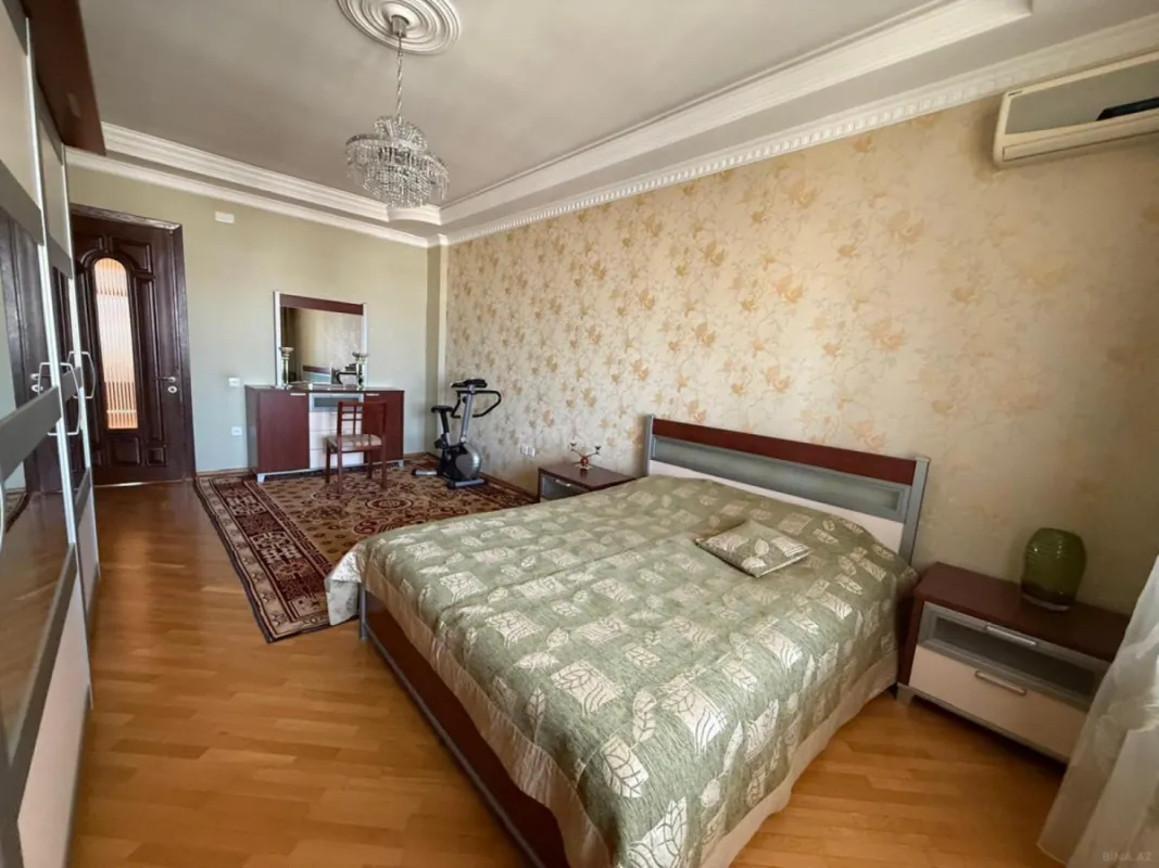 Kirayə verilir 4 otaqlı mənzil 200 m²