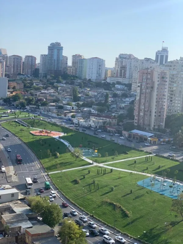 Kirayə verilir 4 otaqlı mənzil 200 m²