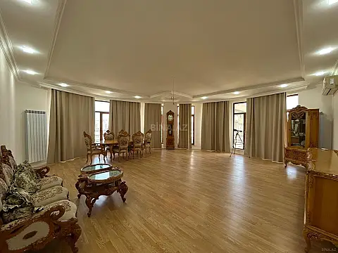 Satılır 5 otaqlı mənzil 226 m²