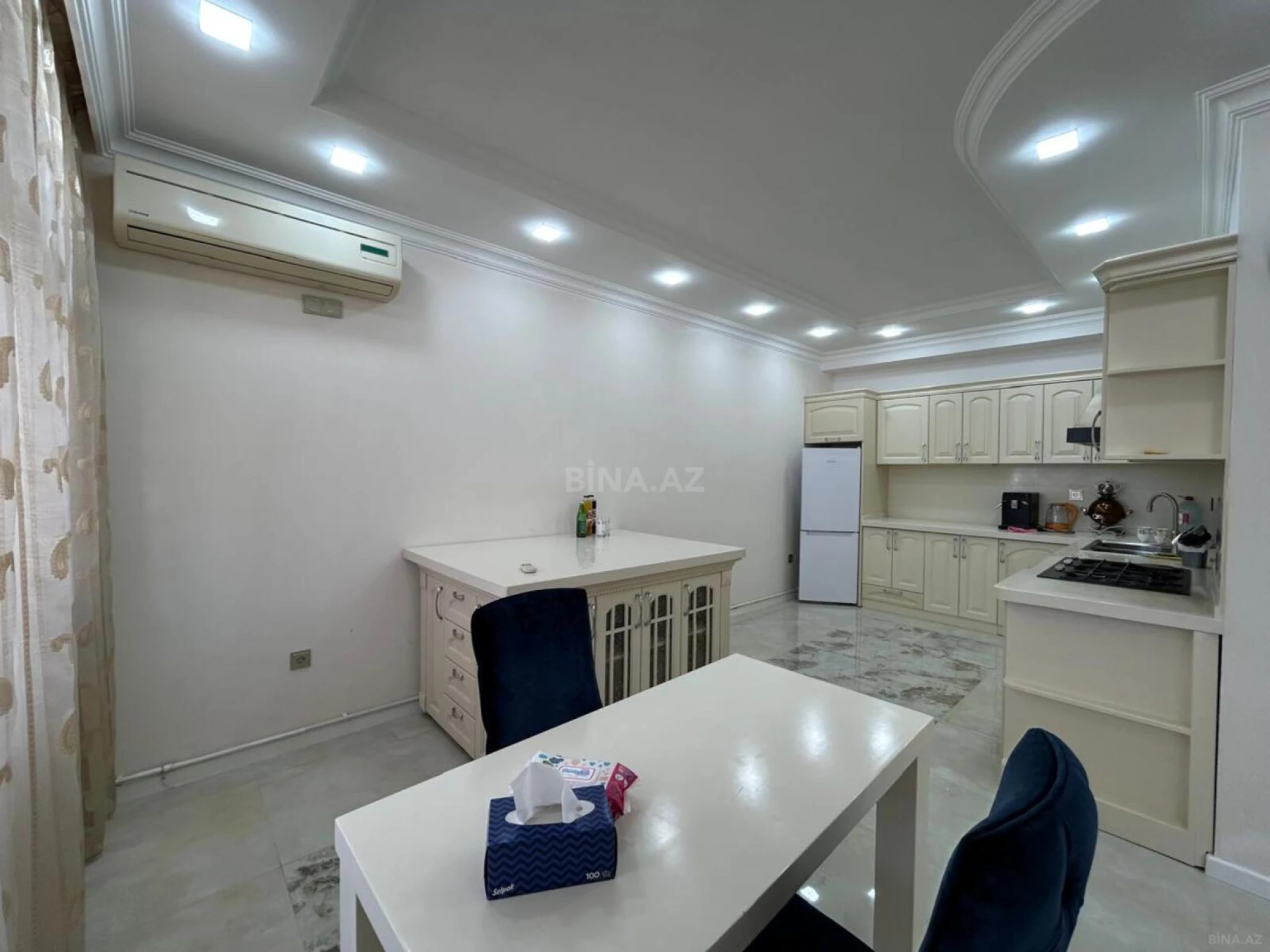 Satılır 5 otaqlı mənzil 226 m²