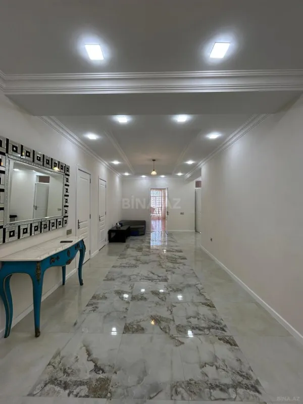 Satılır 5 otaqlı mənzil 226 m²