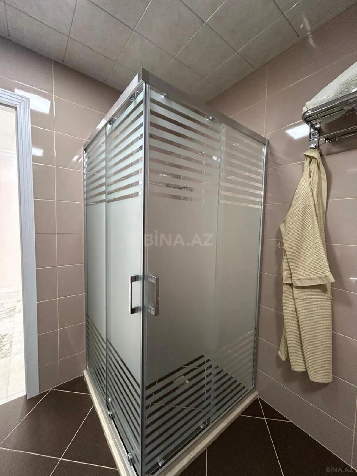 Satılır 5 otaqlı mənzil 226 m²