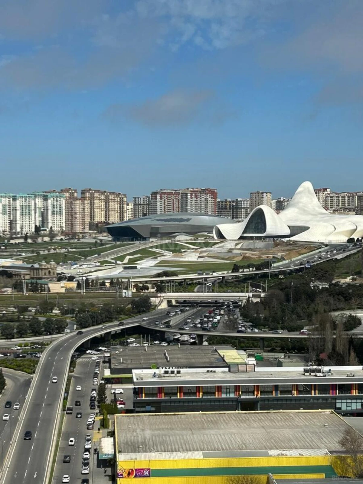 Satılır 5 otaqlı mənzil 226 m²