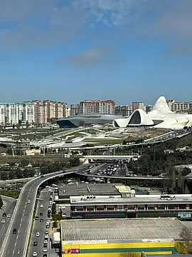 Satılır 5 otaqlı mənzil 226 m²