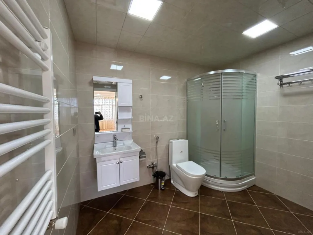 Satılır 5 otaqlı mənzil 226 m²