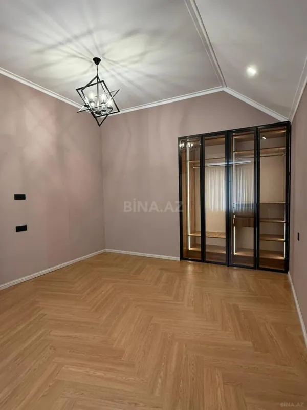 Satılır 5 otaqlı həyət evi 220 m²
