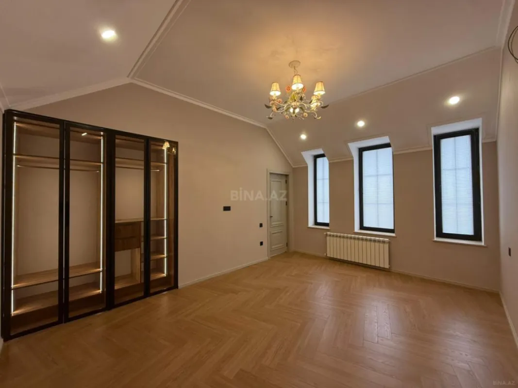 Satılır 5 otaqlı həyət evi 220 m²