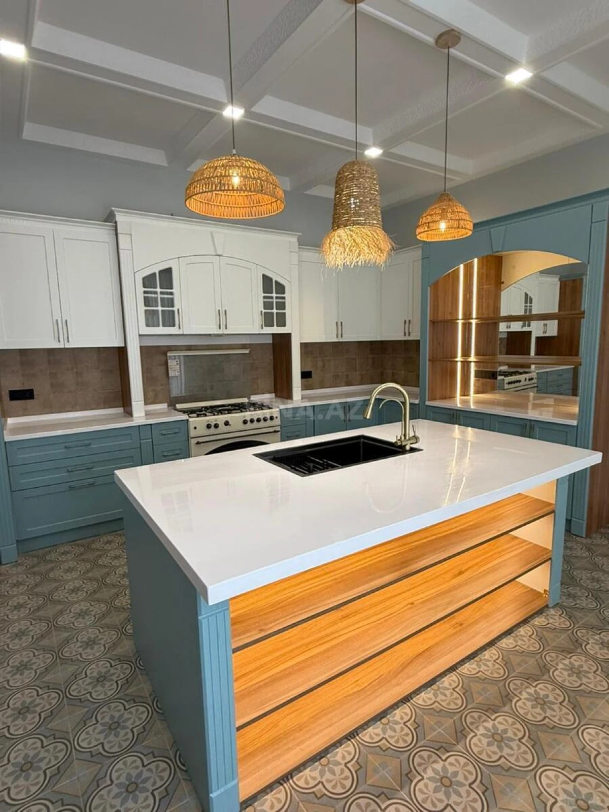 Satılır 5 otaqlı həyət evi 220 m²