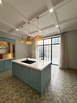 Satılır 5 otaqlı həyət evi 220 m²