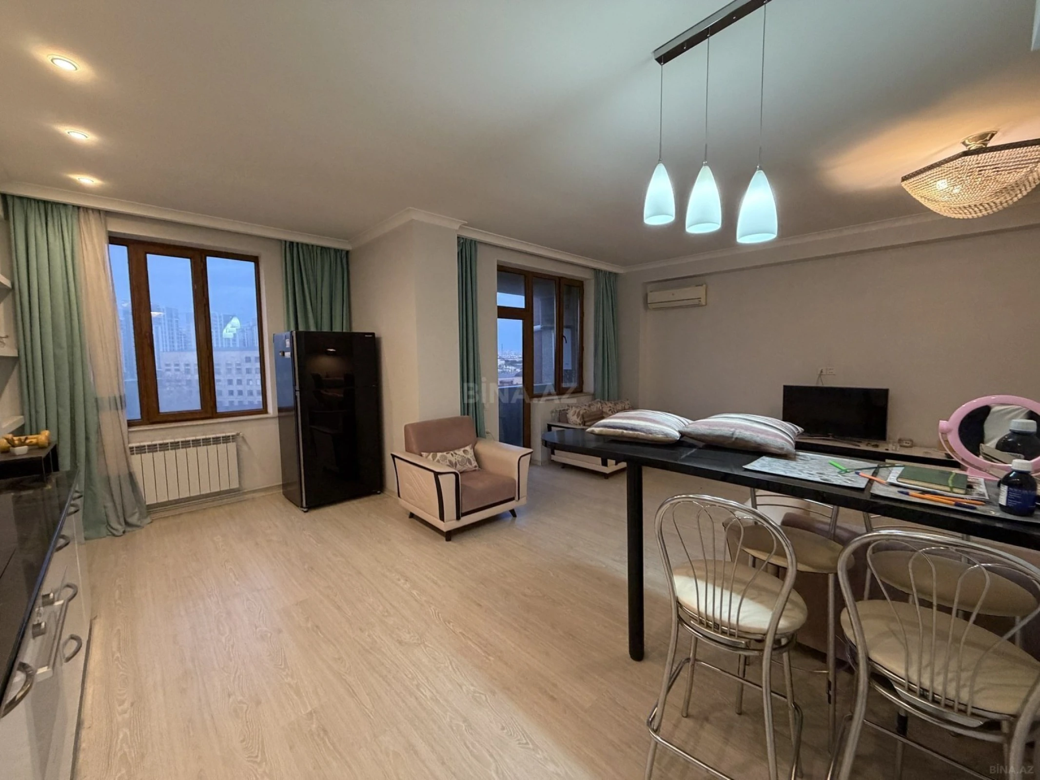 Satılır 2 otaqlı mənzil 88 m²