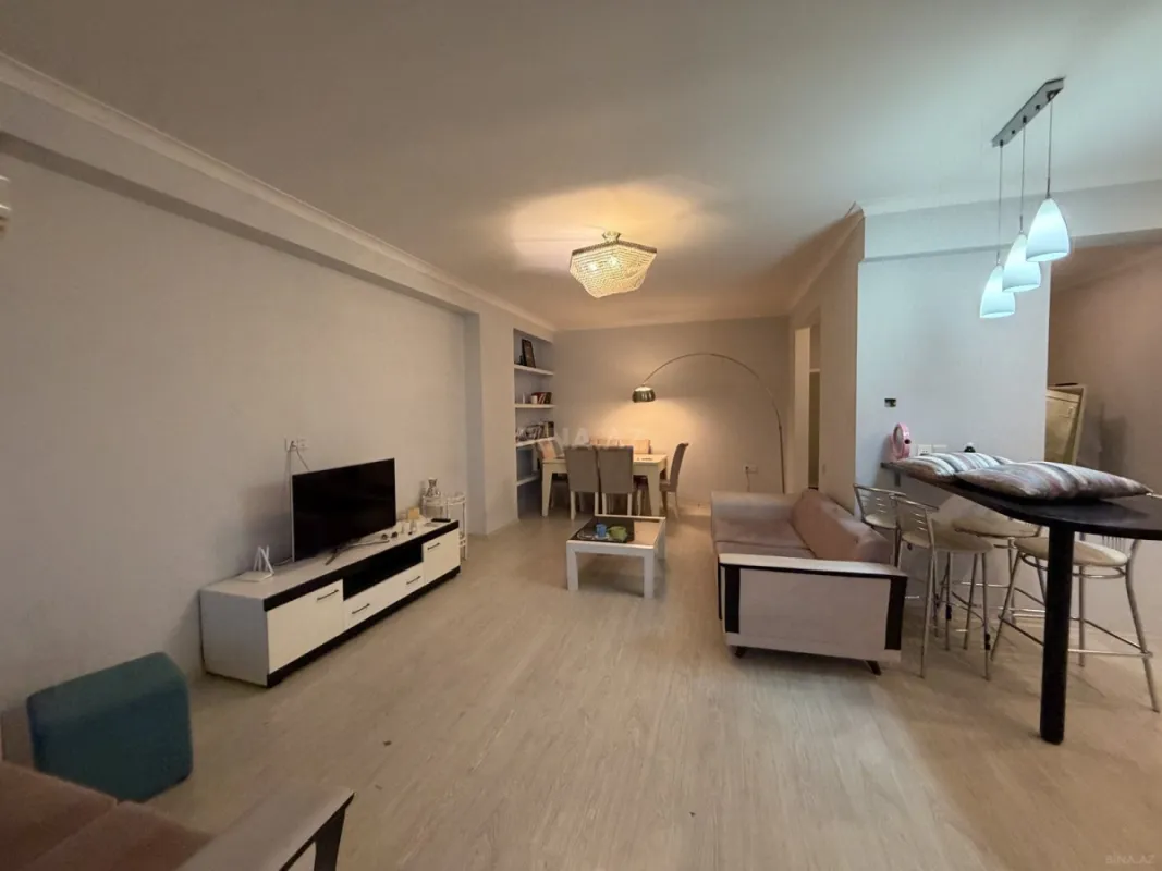 Satılır 2 otaqlı mənzil 88 m²