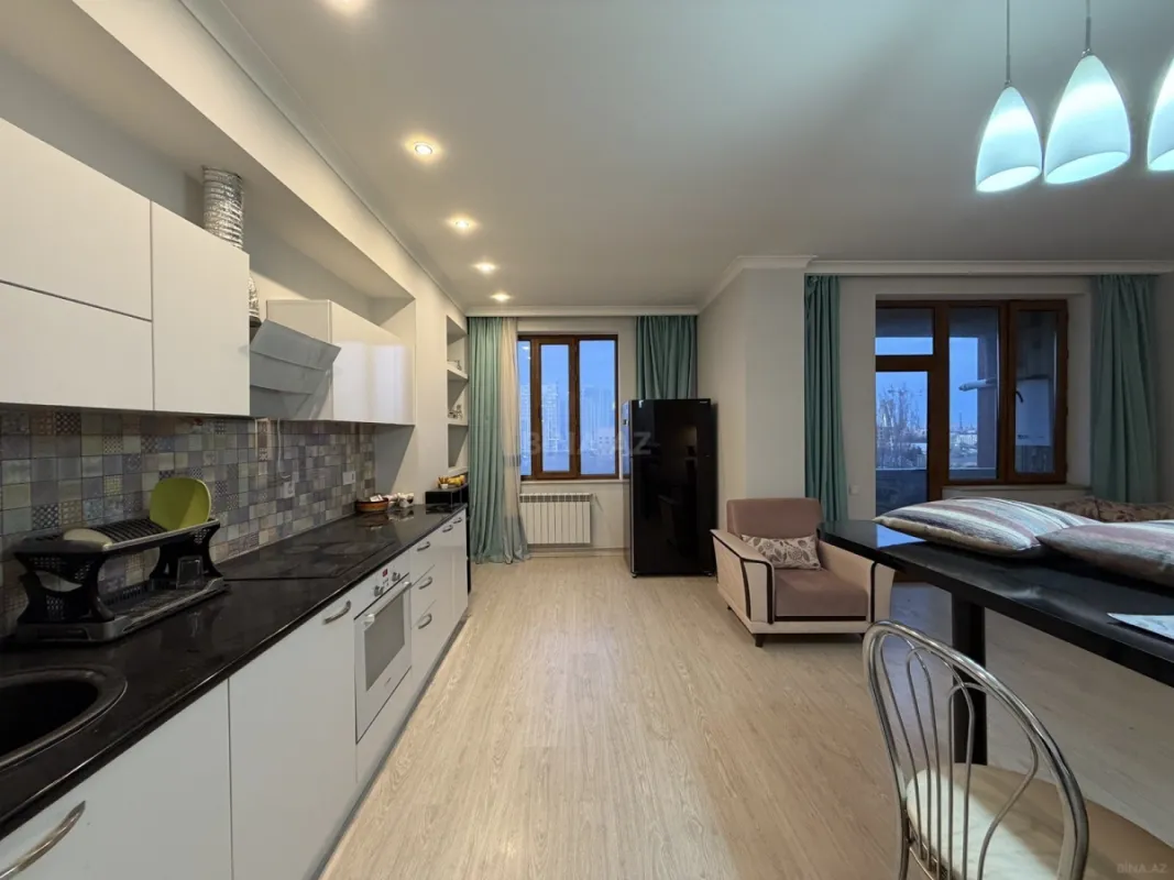 Satılır 2 otaqlı mənzil 88 m²