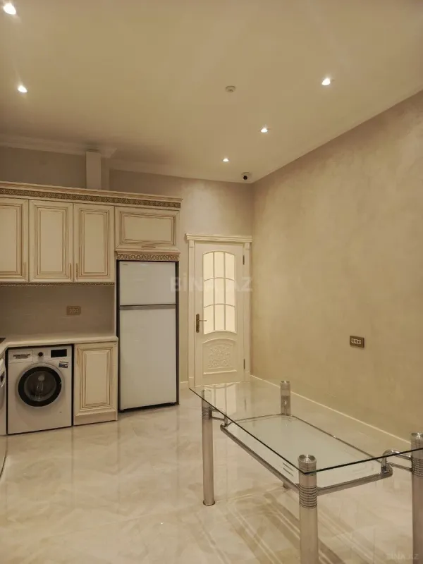 Kirayə verilir 3 otaqlı mənzil 170 m²