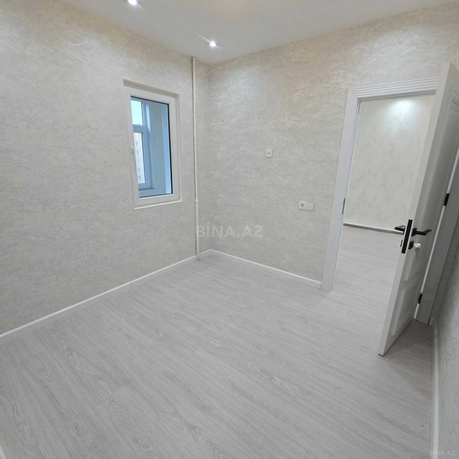 Satılır 2 otaqlı mənzil 33 m²