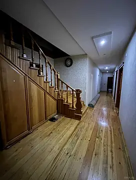 Satılır 7 otaqlı həyət evi 500 m²