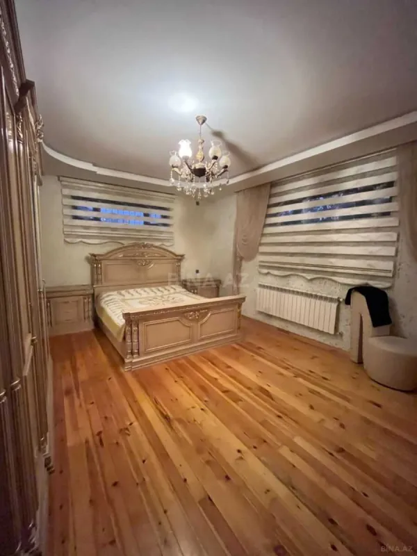 Satılır 7 otaqlı həyət evi 500 m²
