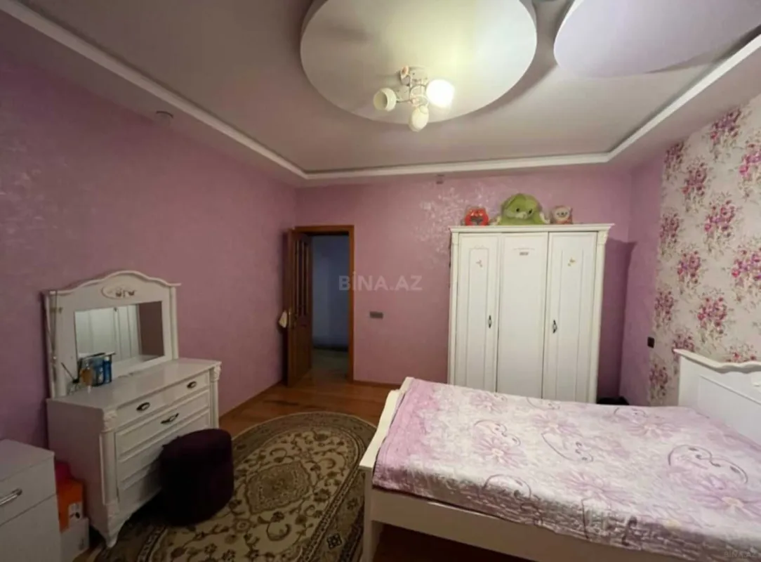 Satılır 7 otaqlı həyət evi 500 m²