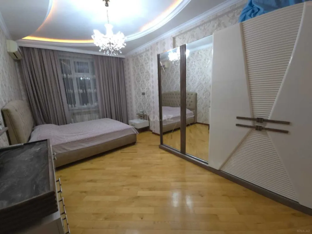 Satılır 4 otaqlı mənzil 152 m²