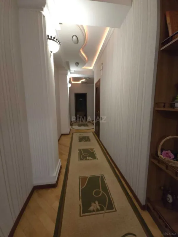 Satılır 4 otaqlı mənzil 152 m²