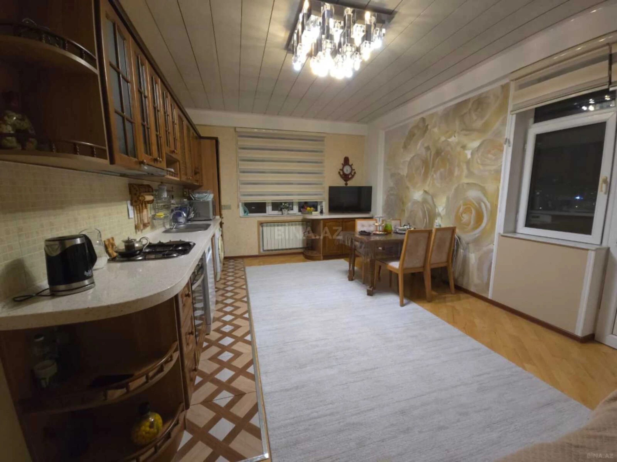 Satılır 4 otaqlı mənzil 152 m²