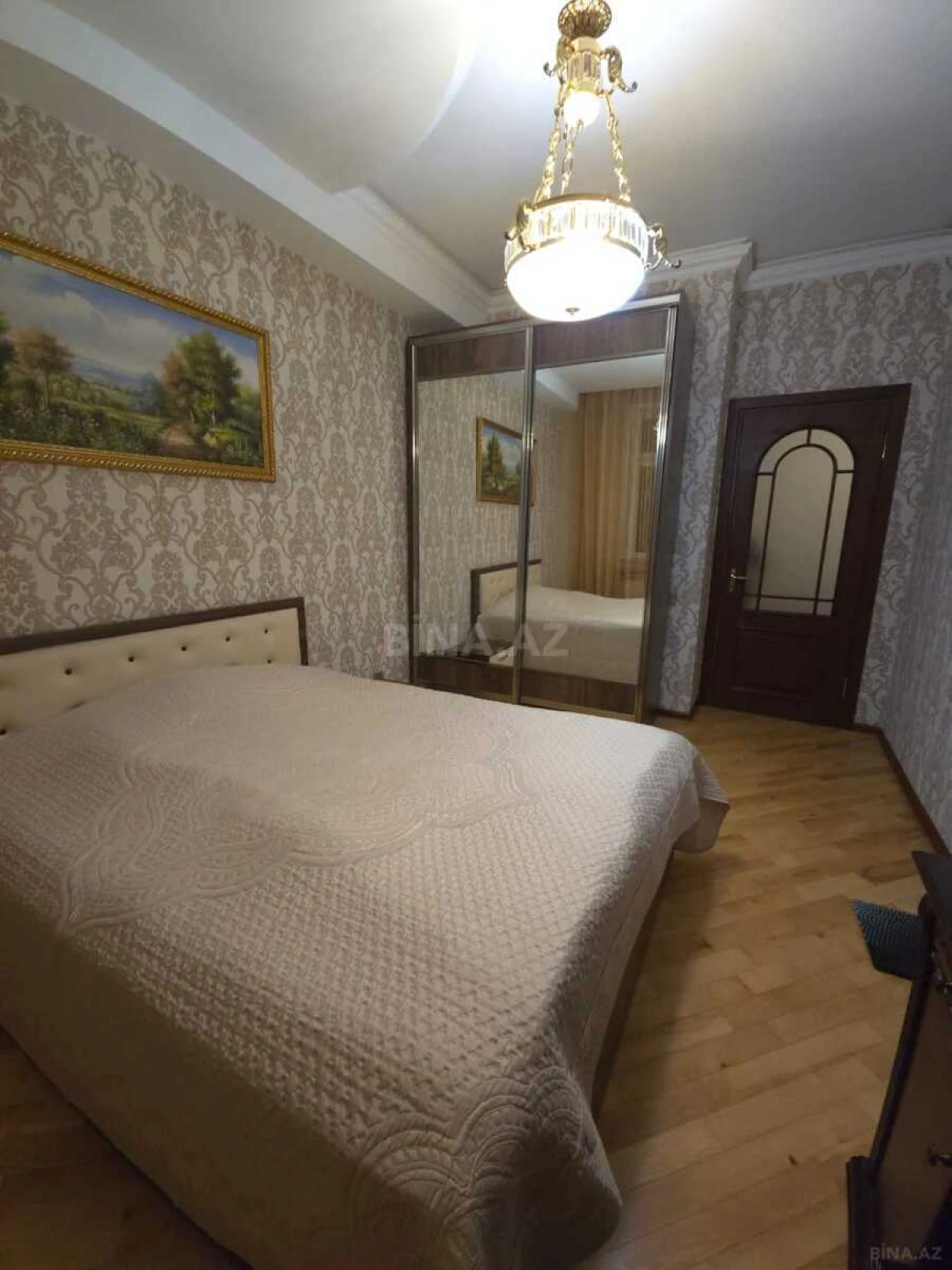 Satılır 4 otaqlı mənzil 152 m²