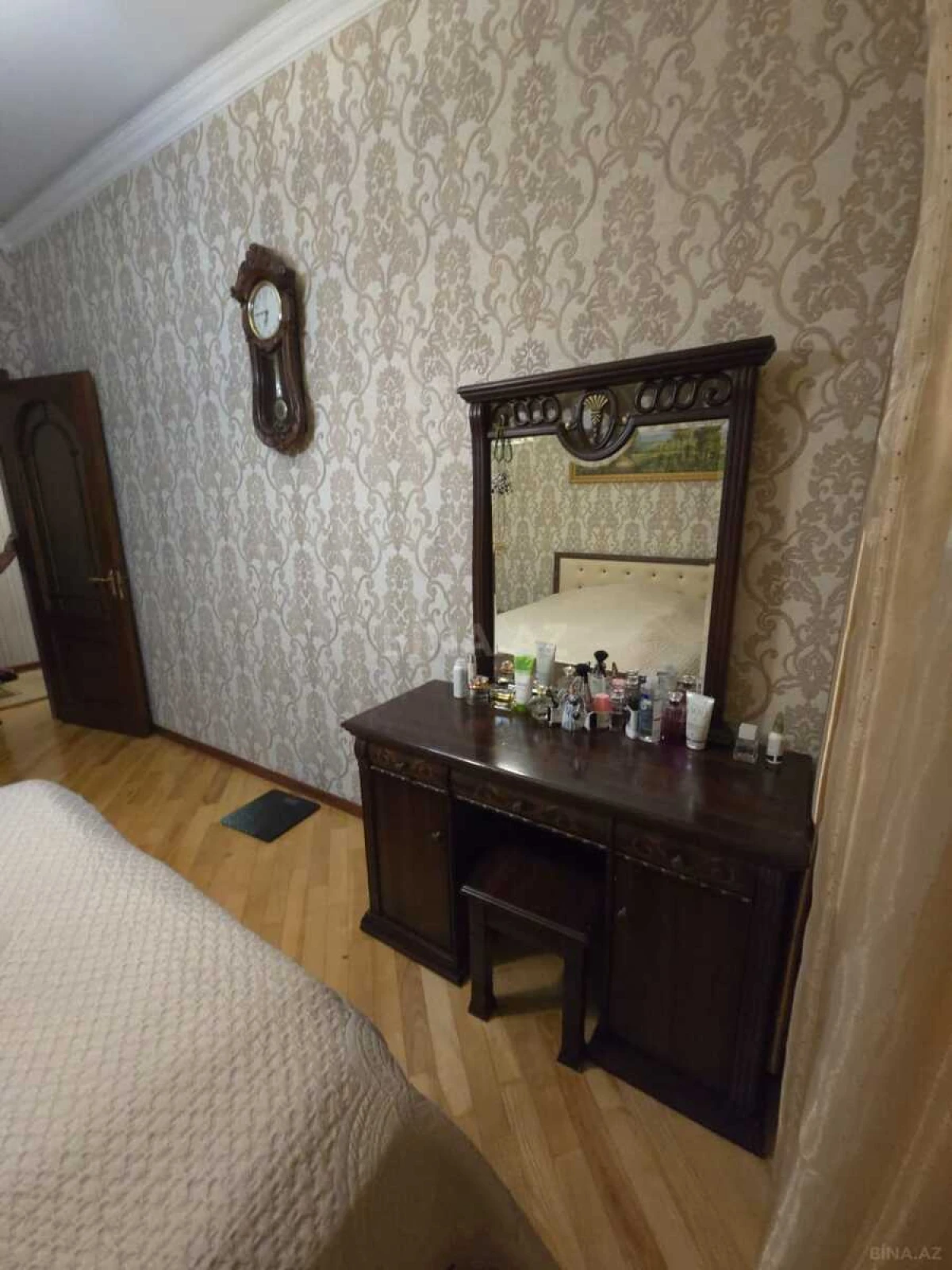 Satılır 4 otaqlı mənzil 152 m²