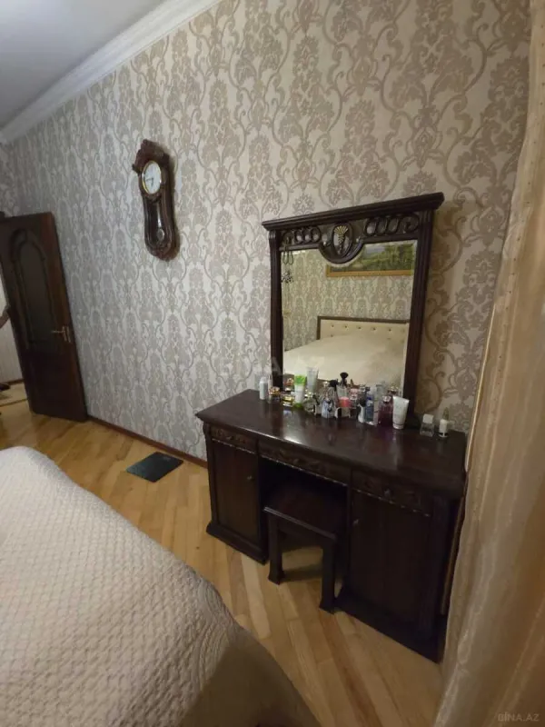 Satılır 4 otaqlı mənzil 152 m²