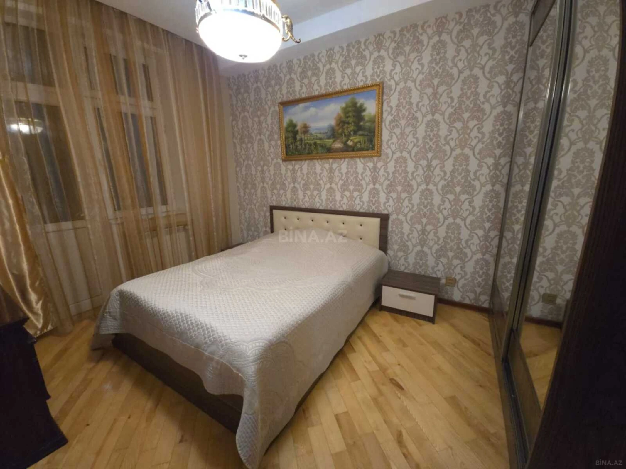 Satılır 4 otaqlı mənzil 152 m²