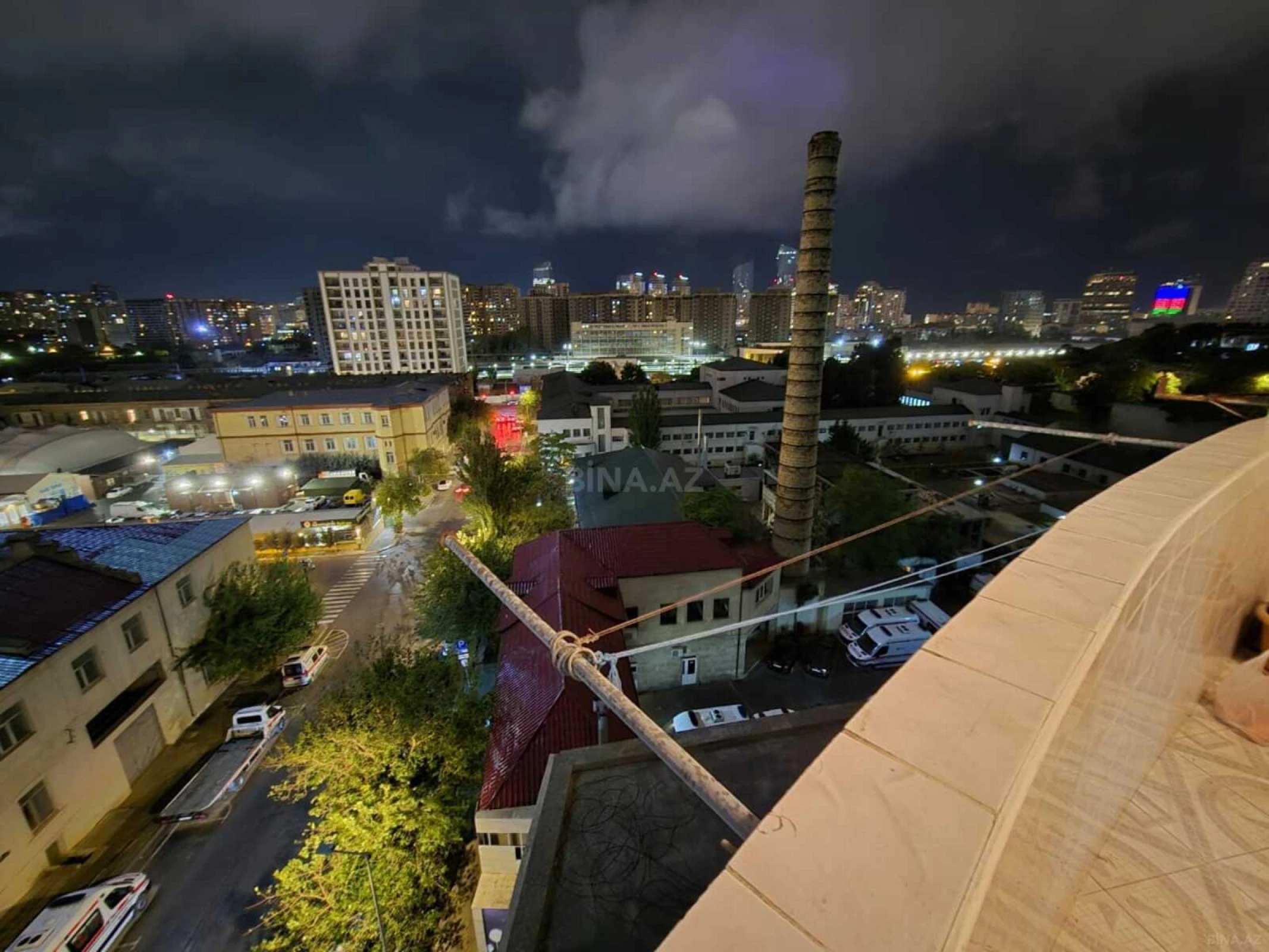 Satılır 4 otaqlı mənzil 152 m²