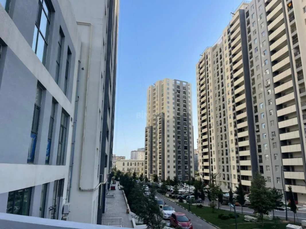 Kirayə verilir 3 otaqlı mənzil 130 m²