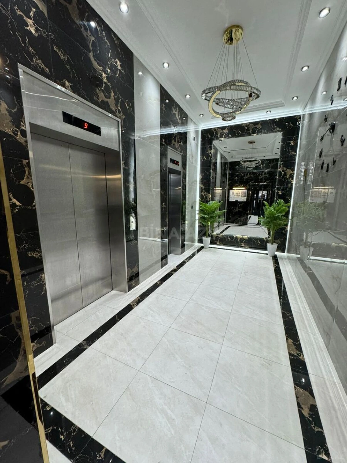 Satılır 4 otaqlı mənzil 185 m²