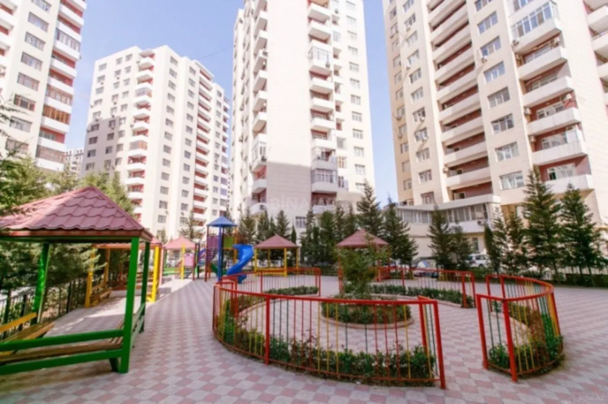 Satılır 4 otaqlı mənzil 185 m²