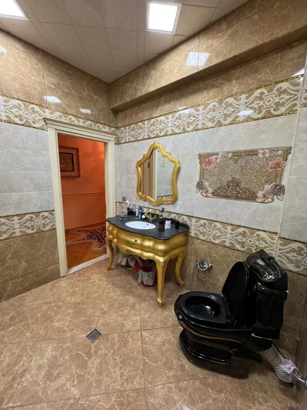 Satılır 4 otaqlı mənzil 185 m²